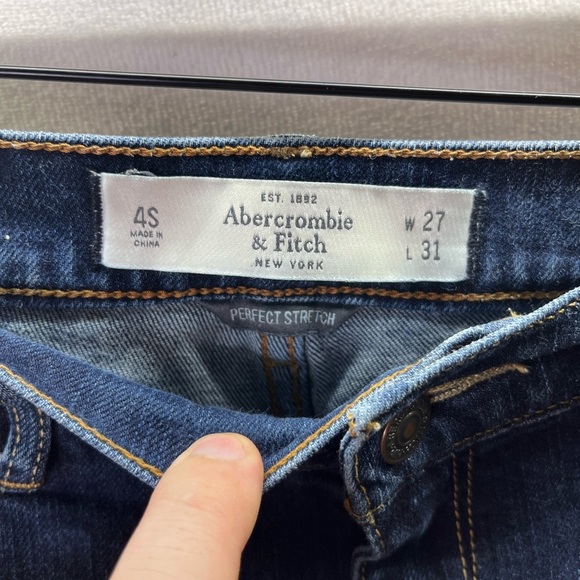 Abercrombie & Fitch Erin Distressed Skinny Jeans Womens 4s Short Stretch 2136 - Picture 2 of 11
